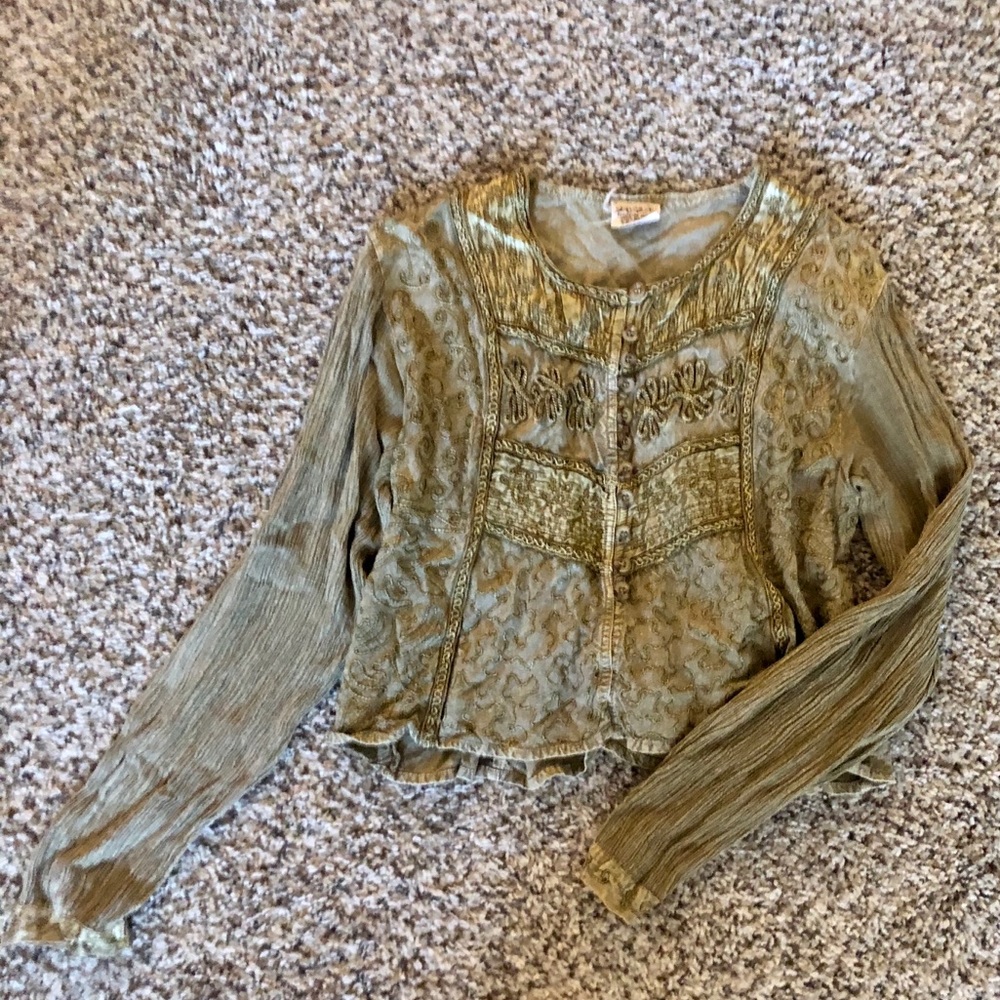Magic long sleeved blouse